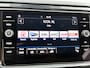 Volkswagen T-Roc 1.5 TSI Sport | Trekhaak | Camera | CarPlay | Stoelverwarming | Navigatie |
