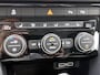 Volkswagen T-Roc 1.5 TSI Sport | Trekhaak | Camera | CarPlay | Stoelverwarming | Navigatie |