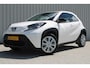 Toyota Aygo X 1.0 VVT-i MT Play | Incl. 12 maanden garantie | Adaptieve cruise control | Apple carplay/Android auto | DAB radio | Airco | Groot scherm | Parkeercamera |