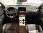 Hyundai Kona Electric EV Premium 64 kWh | Voorstoelen verwarmd & gekoeld | Trekhaak | Warmtepomp | Soh (batterijcheck) Waarde 90,4 %