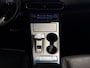 Hyundai Kona Electric EV Premium 64 kWh | Voorstoelen verwarmd & gekoeld | Trekhaak | Warmtepomp | Soh (batterijcheck) Waarde 90,4 %