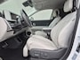 Hyundai Ioniq 5 Lounge 73kWh / SOH 98,80% / Fabrieksgarantie tot 02-2027 / Trekgewicht 1600 kg / CCS snelladen / Warmtepomp / Head Up Display  / Stuur- Stoel & Achterbank verwarming / Elektrische achterklep / Adaptief cruise control / Rondomzicht camera /