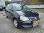 Volkswagen Polo 1.4-16V Optive compacte 5 deurs auto met airco op all seasonsbanden!