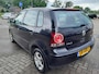 Volkswagen Polo 1.4-16V Optive compacte 5 deurs auto met airco op all seasonsbanden!