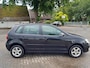 Volkswagen Polo 1.4-16V Optive compacte 5 deurs auto met airco op all seasonsbanden!