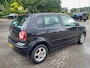 Volkswagen Polo 1.4-16V Optive compacte 5 deurs auto met airco op all seasonsbanden!