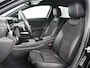 Mercedes-Benz A-klasse 200 Business Solution AMG | Stoelverwarming | Carplay | Leder/Alcantara | Camera | Sfeerverlichting | Park Assist | Climate control | Full LED | Bluetooth | Cruise control