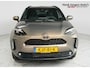 Toyota Yaris Cross 1.5 Hybrid 115 First Edition Rijklaar + Fabrieksgarantie Henk Jongen Auto's in Helmond,  al 50 jaar service zoals 't hoort!