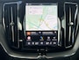 Volvo XC60 2.0 T6 350 pk Plug-in hybrid AWD Ultra Bright Panoramadak Harman Kardon Audio Leer Elektrische Comfortstoelen 20 Inch Velgen 360 Camera Navigatie Head-Up Display Apple Carplay Extra Getint Glas Long Range 1e Eigenaar BTW Auto