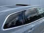 Volvo XC60 2.0 T6 350 pk Plug-in hybrid AWD Ultra Bright Panoramadak Harman Kardon Audio Leer Elektrische Comfortstoelen 20 Inch Velgen 360 Camera Navigatie Head-Up Display Apple Carplay Extra Getint Glas Long Range 1e Eigenaar BTW Auto