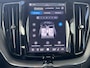 Volvo XC60 2.0 T6 350 pk Plug-in hybrid AWD Ultra Bright Panoramadak Harman Kardon Audio Leer Elektrische Comfortstoelen 20 Inch Velgen 360 Camera Navigatie Head-Up Display Apple Carplay Extra Getint Glas Long Range 1e Eigenaar BTW Auto