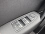 Renault Captur 1.0 TCe 100 Intens | Achteruitrijcamera | NAP | Navigatie | Trekhaak | Climate Control | LED | DAB | Lichtmetaal |