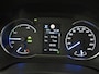 Toyota Yaris 1.5 Hybrid Bi-Tone | Navigatie | Keyless | Stoelverwarming