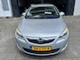 Opel Astra 1.6 Cosmo .clima .leer .cruise .lm