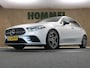 Mercedes-Benz A-klasse 180 Business Solution AMG Night Upgrade - ORIGINEEL NEDERLANDSE AUTO - PANORAMADAK - AMG STYLING - AUTOMATISCHE AIRCO - ACHTERUITRIJCAMERA - KEYLESS START - PARKEERSENSOREN VOOR EN ACHTER - VOORSTOELEN VERWARMD - BLUETOOTH-TELEFOONVOORBERIEDI