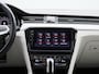 Volkswagen Passat Variant 1.4 TSI PHEV GTE Business 218 PK| Panoramadak | Dealeronderhouden | Wit Leder Interieur | Voorstoelen Elektrisch + Geheugen | 360 Camera | Stoelverwarming Voor & Achter | Head-Updisplay | Achterklep Elektrisch