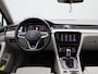 Volkswagen Passat Variant 1.4 TSI PHEV GTE Business 218 PK| Panoramadak | Dealeronderhouden | Wit Leder Interieur | Voorstoelen Elektrisch + Geheugen | 360 Camera | Stoelverwarming Voor & Achter | Head-Updisplay | Achterklep Elektrisch