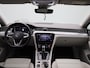 Volkswagen Passat Variant 1.4 TSI PHEV GTE Business 218 PK| Panoramadak | Dealeronderhouden | Wit Leder Interieur | Voorstoelen Elektrisch + Geheugen | 360 Camera | Stoelverwarming Voor & Achter | Head-Updisplay | Achterklep Elektrisch