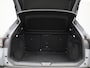 Volkswagen ID.4 Pro 77 kWh 204 PK| Dealeronderhouden | Warmtepomp | Trekhaak | Panoramadak | Elektrische Voorstoelen | Navigatie | Head-Updisplay | Stoelverwarming | Stuurwielverwarming | LED Matrix