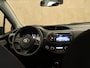 Toyota Yaris 1.5 Hybrid Dynamic - AIRCO AUTOMATISCH - ACHTERUITRIJCAMERA - CRUISE CONTROL - BLUETOOTH TELEFOONVOORBEREIDING - KEYLESS START - LEDEREN STUURWIEL