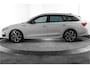 Skoda Octavia Combi 1.5 TSI MHEV 150 PK Sportline Tour | Elek. Trekhaak | Matrix Led | Adapt. Cruise | Winterpakket | 13 inch Navi | Camera | NAV + App. Connect | ECC | Elek. Klep | LM 18" |