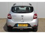 Dacia Sandero 0.9-90pk TCe Stepway Lauréate. Erg nette en goed onderhouden Dacia, hoge instap ! Airco, cruise control, lederen interieur, metallic lak, parkeersensoren achter, navigatie, telefoonvoorb., radio/cd etc.