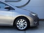 Toyota Auris Touring Sports 1.8 Hybrid Executive 2e Eigenaar|Navi|Clima|Camera|Cruise|Stoelverw|PDC V+A|Goed onderhouden|APK tot 02-2027