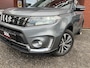 Suzuki Vitara 1.5 Hybrid Style AllGrip // SCHUIF-KANTELDAK // LEDER-ALCANTARA // AFN. TREKHAAK // ADAPT. CRUISE // KEYLESS // CAMERA //