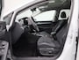 Volkswagen Golf 1.5 eHybrid Style Edition 204 PK| Panoramadak | Trekhaak Elektrisch | LED Matrix | Stoelverwarming | Stuurwielverwarming | ArtVelours Bekleding | Bestuurderstoel Met Geheugen