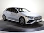 Mercedes-Benz A-klasse 250e Business Solution AMG | Panoramaschuifdak | Premium Plus | Head-up display | Dodehoekassistent |