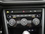 Volkswagen T-Roc Cabrio 1.5 TSI R-Line | Automaat | BEATS Audio | Stoelverwarming | Apple Carplay / Android Auto | Navigatie | Virtual Cockpit | Adaptieve Cruise Control | Climate Control | Lichtmetalen Velgen |