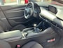 Mazda 3 2.0 e-SkyActiv-G M Hybrid 122 Comfort TREKHAAK | CAMERA | PARKEER SENSOREN V+A | HEAD-UP DISPLAY | APPLE CARPLA / ANDROID AUTO | STOEL- en STUURVERWARMING |
