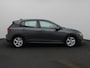 Volkswagen Golf 1.5 TSI Life 131 PK | Stoelverwarming | Stuurwielverwarming | Parkeersensoren | Apple CarPlay | Android auto | Adaptive Cruise Control | Climate Control | Digital cockpit | LED | 16'' lichtmetalen velgen |