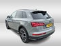 Audi Q5 2.0 TFSI quattro Sport S Line Black Edition / Full option! / Trekhaak / Panoramadak / Camera / Head-up / RS Seats / Luchtvering / B&O / 21'' / Carbon intr. / Standverwarming / Matrix LED / Stoel+Stuurverwarming / CarPlay / Dodehoek / D