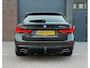 BMW 5-Serie Touring 530e Business Edition Plus, Trekhaak, Camera, Leder, LED