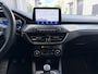 Ford Focus Wagon 1.0i EcoBoost Hybrid Titanium X Business 6-Bak 125 PK. Nieuwe auto en zeer zuinig !!! Open panoramadak !! Zeker een kansje deze auto !