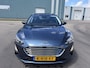 Ford Focus Wagon 1.0i EcoBoost Hybrid Titanium X Business 6-Bak 125 PK. Nieuwe auto en zeer zuinig !!! Open panoramadak !! Zeker een kansje deze auto !