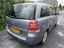 Opel Zafira 1.8 Cosmo Automaat | Cruise Control | Autom. Airco | LMV | Elekt. Ramen | Privacy Glass | Trekhaak | 7 Zitplaatsen | Half Leer | Nieuwe APK!