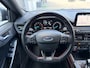 Ford Focus 1.0i EcoBoost ST Line Business 6-Bak 126 PK. Zeer mooie en als nieuw rijdende auto van de eerste eigenaar !!! Alle keuringen toegestaan !!