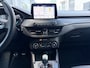 Ford Focus 1.0i EcoBoost ST Line Business 6-Bak 126 PK. Zeer mooie en als nieuw rijdende auto van de eerste eigenaar !!! Alle keuringen toegestaan !!