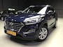 Hyundai Tucson 1.6 GDI Comfort I Carplay I Camera I Stoel/Stuurverw. I Navi I Cruise I Clima I 2jr Apk I 132PK I Getint Glas I Led