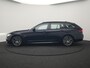 BMW 5-Serie Touring 530e M Sport PHEV 293pk Dealer O.H. | Trekhaak Af Fabriek | Panodak | Head Up | Adaptive Cruise | Camera | Lederen Sportstoelen Memory & Verwarmd | Sfeerverlichting | Blis | Stuur Verwarmd | Apple Carplay | Navigatie | DAB | Plug In Hybrid |