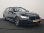 BMW 5-Serie Touring 530e M Sport PHEV 293pk Dealer O.H. | Trekhaak Af Fabriek | Panodak | Head Up | Adaptive Cruise | Camera | Lederen Sportstoelen Memory & Verwarmd | Sfeerverlichting | Blis | Stuur Verwarmd | Apple Carplay | Navigatie | DAB | Plug In Hybrid |