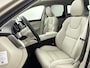 Volvo XC60 T8 Recharge Ultra Bright Excecutive | 21" | Luchtvering | Geventileerd Nappa | Massagestoelen | Bowers & Wilkins | Gelaagd & Getint Glas | Panoramadak | Head-Up | 360 Camera | Elektr. verst. Stoelen | BLIS | Stoel/Stuur/Achterbankverwarming
