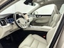 Volvo XC60 T8 Recharge Ultra Bright Excecutive | 21" | Luchtvering | Geventileerd Nappa | Massagestoelen | Bowers & Wilkins | Gelaagd & Getint Glas | Panoramadak | Head-Up | 360 Camera | Elektr. verst. Stoelen | BLIS | Stoel/Stuur/Achterbankverwarming