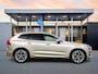 Volvo XC60 T8 Recharge Ultra Bright Excecutive | 21" | Luchtvering | Geventileerd Nappa | Massagestoelen | Bowers & Wilkins | Gelaagd & Getint Glas | Panoramadak | Head-Up | 360 Camera | Elektr. verst. Stoelen | BLIS | Stoel/Stuur/Achterbankverwarming