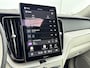 Volvo XC60 T8 Recharge Ultra Bright Excecutive | 21" | Luchtvering | Geventileerd Nappa | Massagestoelen | Bowers & Wilkins | Gelaagd & Getint Glas | Panoramadak | Head-Up | 360 Camera | Elektr. verst. Stoelen | BLIS | Stoel/Stuur/Achterbankverwarming