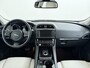 Jaguar F-Pace 2.0 Pure AWD 20d Navigatie | Camera | Trekhaak |