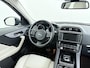 Jaguar F-Pace 2.0 Pure AWD 20d Navigatie | Camera | Trekhaak |