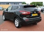 Nissan Qashqai 1.2 N-Connecta Automaat, Trekhaak, Pdc voor + achter + camera, Cruise, Clima, Donker glas, Stoelverwarming, All season banden